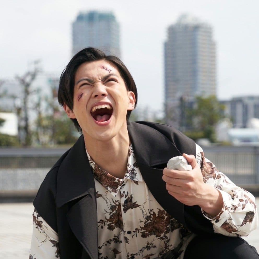 6/7まで出品]仮面ライダーギーツ浮世英寿着用衣装トレンチロングベスト