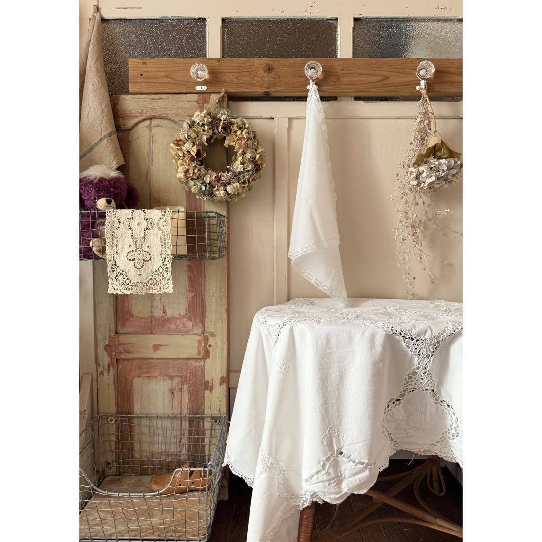 気まぐれ工房ஐ木とガラスのつまみの壁掛けフックஐビンテージ・アンティーク 送料無料] アンティーク風 壁掛け 扉付きシェルフ 木製 棚 ナチュラル