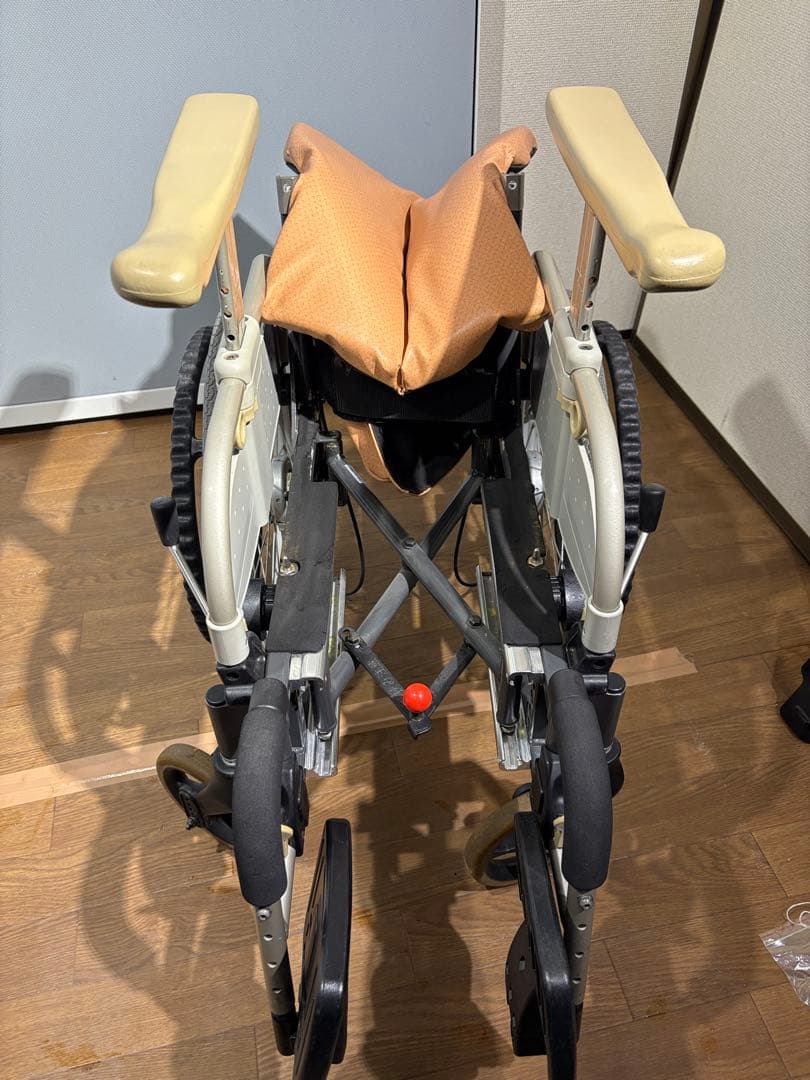 パラマウントベッド 車いす 330Sシリーズ 座面低め - メルカリ