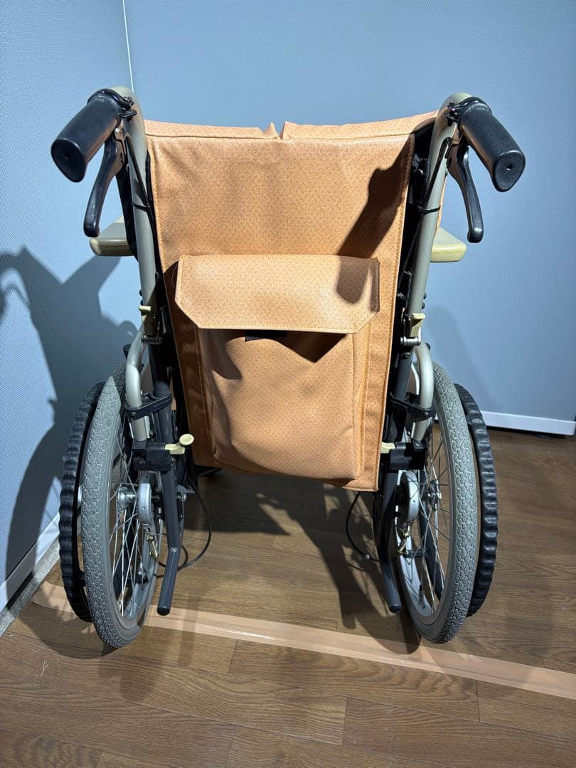 パラマウントベッド 車いす 330Sシリーズ 座面低め アウトレット