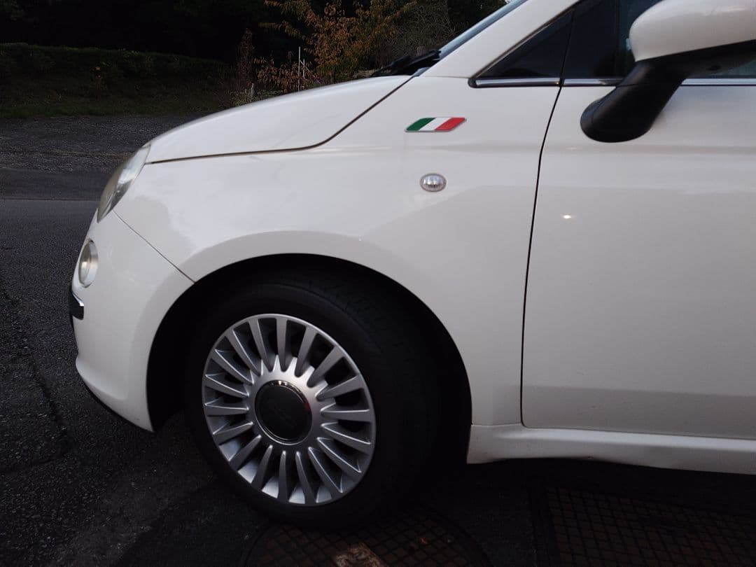 フィアット500 1.2 8v ラウンジ ガラスルーフ車検9年10月付最終値引