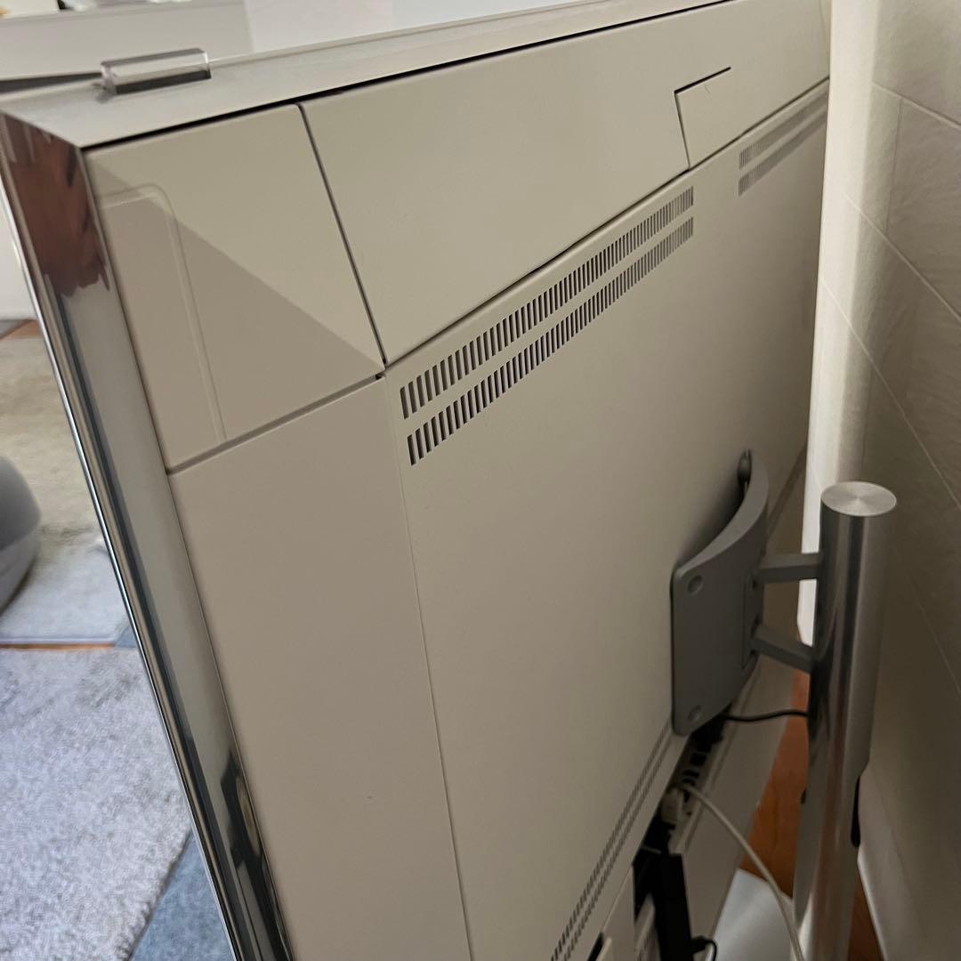 バング&オルフセンベオヴィジョン11-46フロアスタンドリモコン100万超