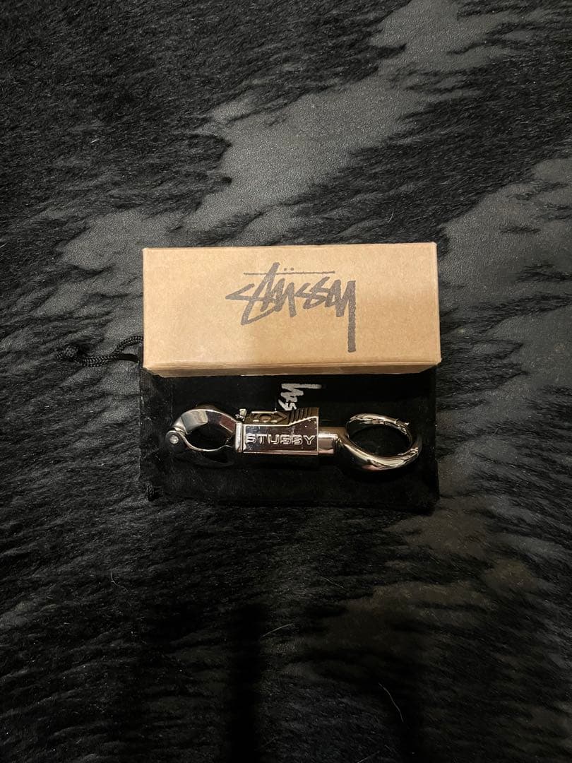 Stussy メタルカラビナ ケンタウロス健太着用！！stussy ステューシー メタル カラビナ - メルカリ