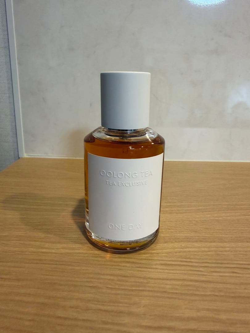 ONE DAY ワンデイ　OOLONG TEA | ウーロン・ティー carré de parfum