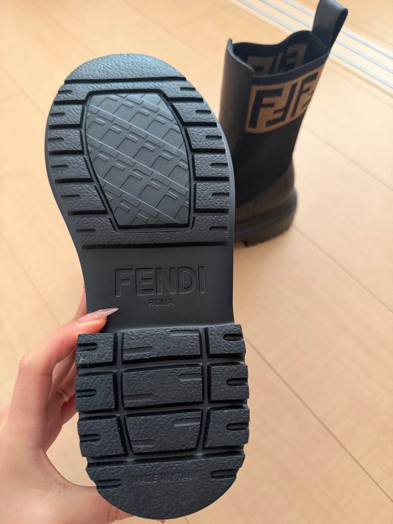 【Fendi】ブラック厚底チェルシーブーツ 23.5cm
