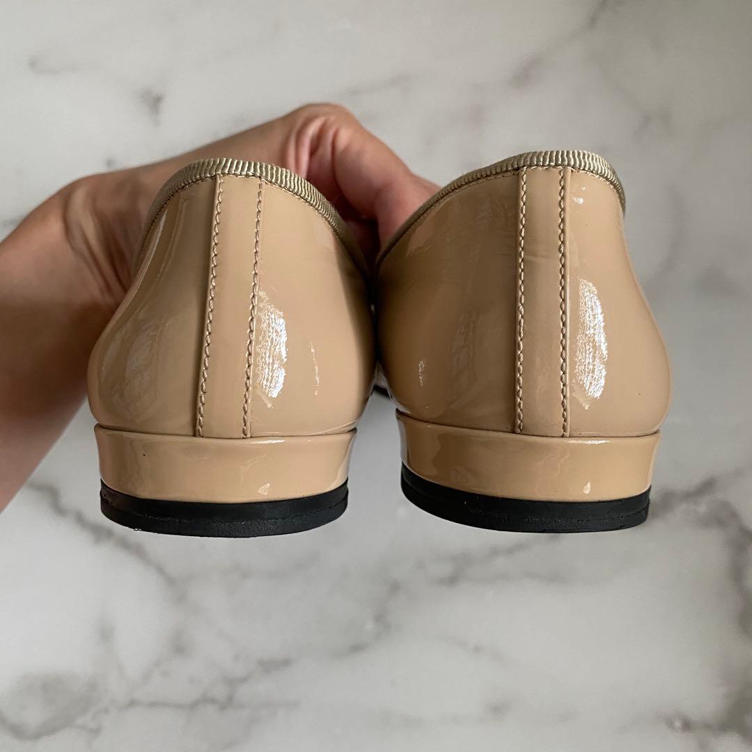 25.0最終値下げ【極美品】PRADA ベージュエナメル フラットパンプス