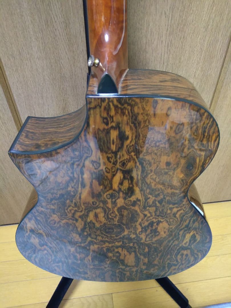 Rosso R-33 エレアコ仕様 希少材ボコーデ使用のモデル - メルカリ