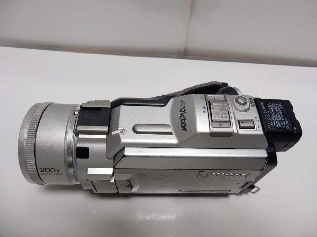 希少 動作品 Victor ビクター デジタルビデオカメラ GR-DV2000②
