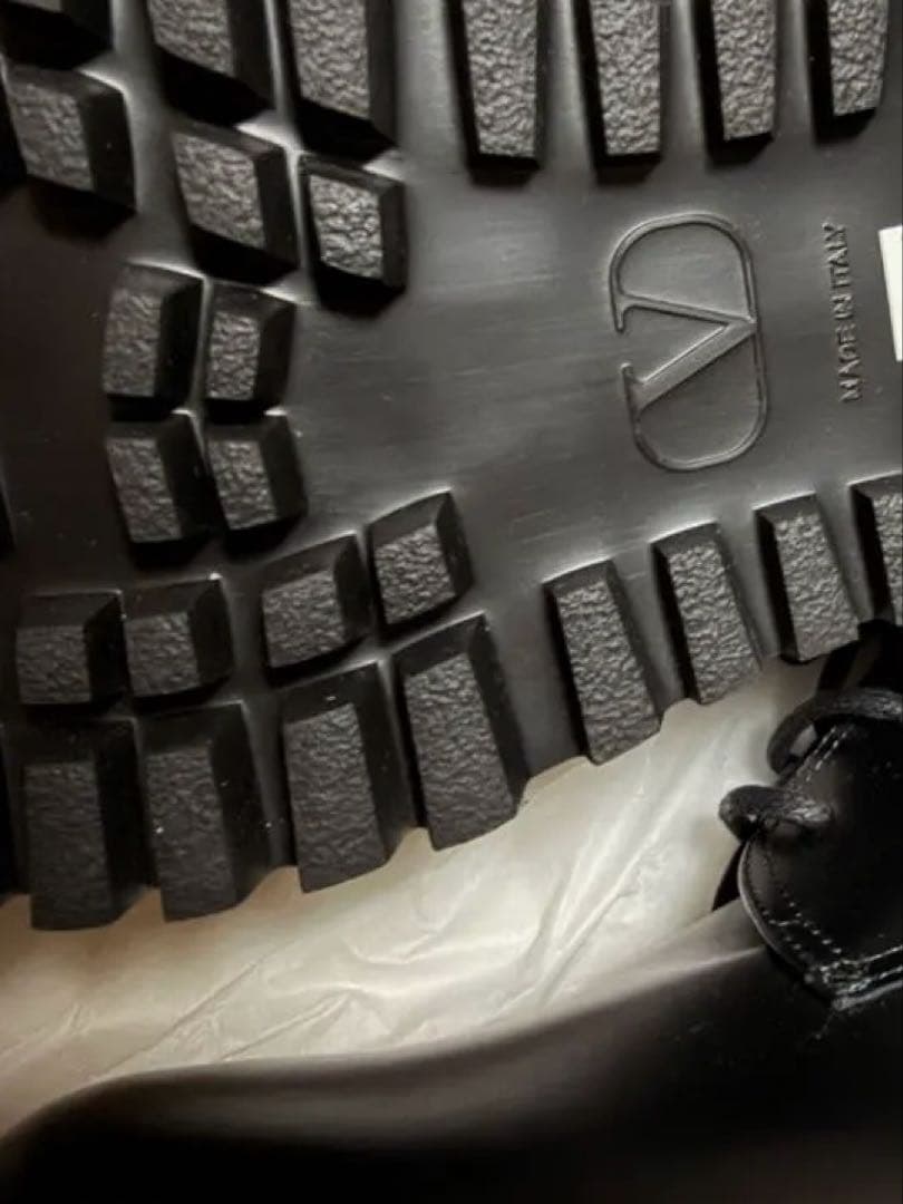 新品未使用 VALENTINO ヴァレンティノコンバットブーツ EU43 - メルカリ