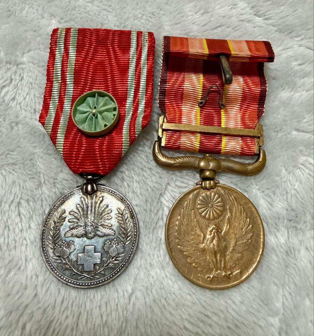 徽章 勲章 2つセット 明治21年日本赤十字記章 十字社 アンティーク 旧