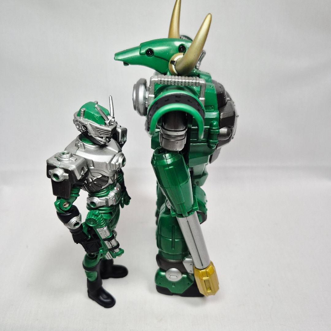 仮面ライダーゾルダ&マグナギガ 仮面ライダー龍騎より - メルカリ