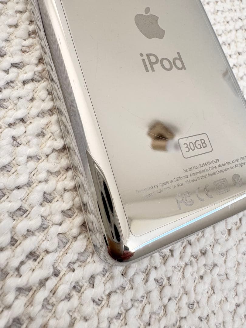 極美品 iPod Classic 5世代 MJ003 30GB新品バッテリー - メルカリ