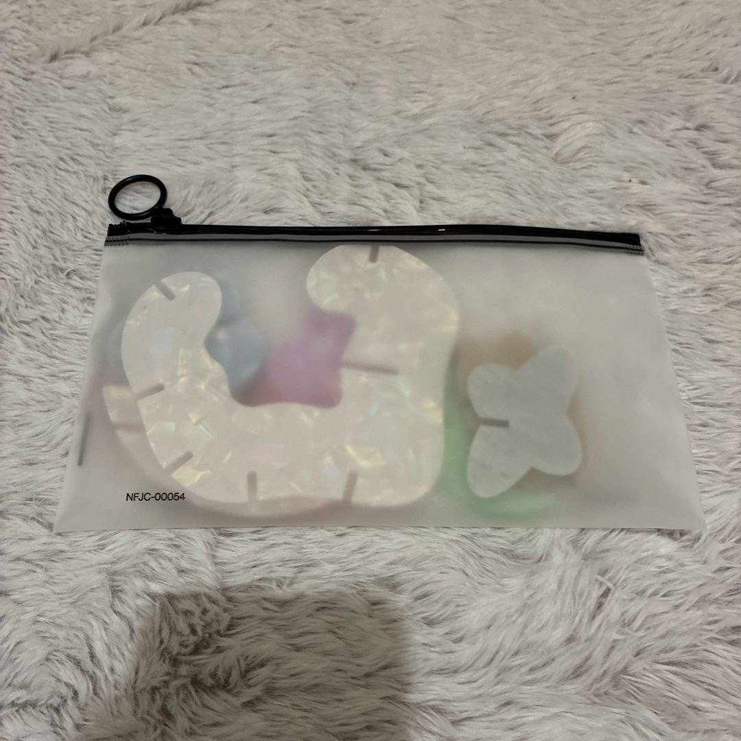 XG グッズ4点セット THE CORE ダウンジャケットPhotobook - メルカリ