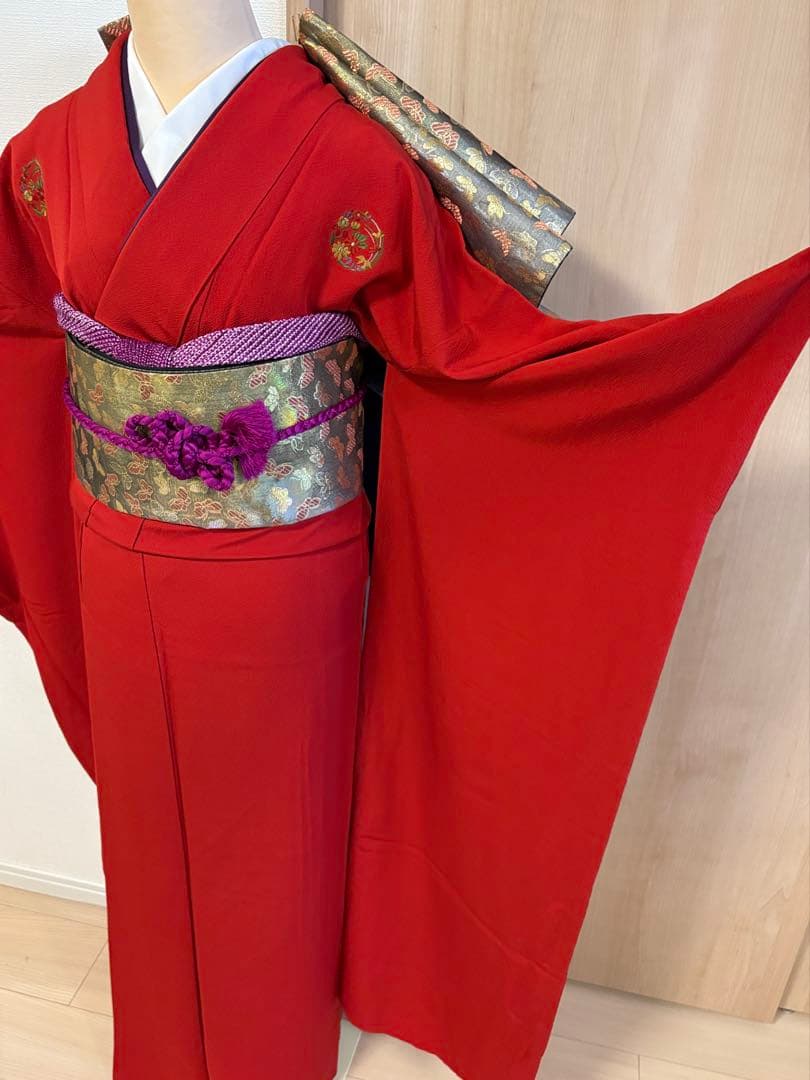 saki様 振袖のみ　赤 刺繍 sMH2511051 正統派古典 赤/黒 絞り風/毬柄 人気 はんなり 可愛い 高級振袖 金駒繍