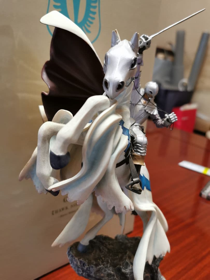 グリフィス鷹の団乗馬、ジュドー胸像付限定版 - メルカリ