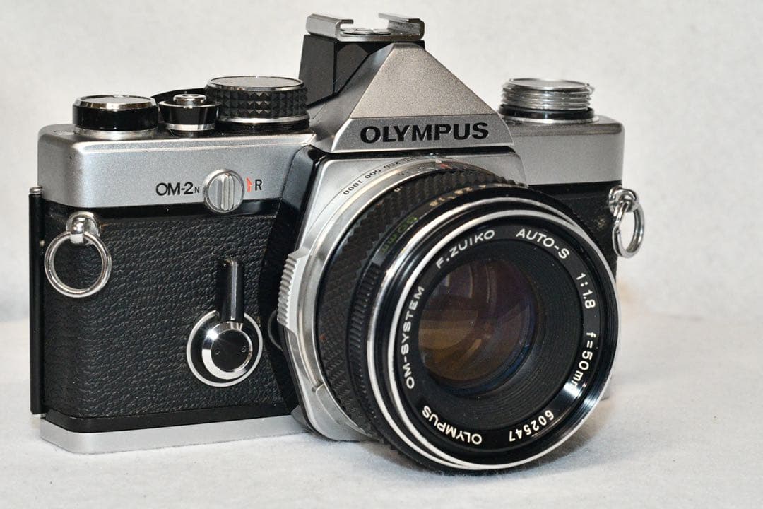 《動作品》OLYMPUS OM-2n+標準レンズ付フィルムカメラ a427