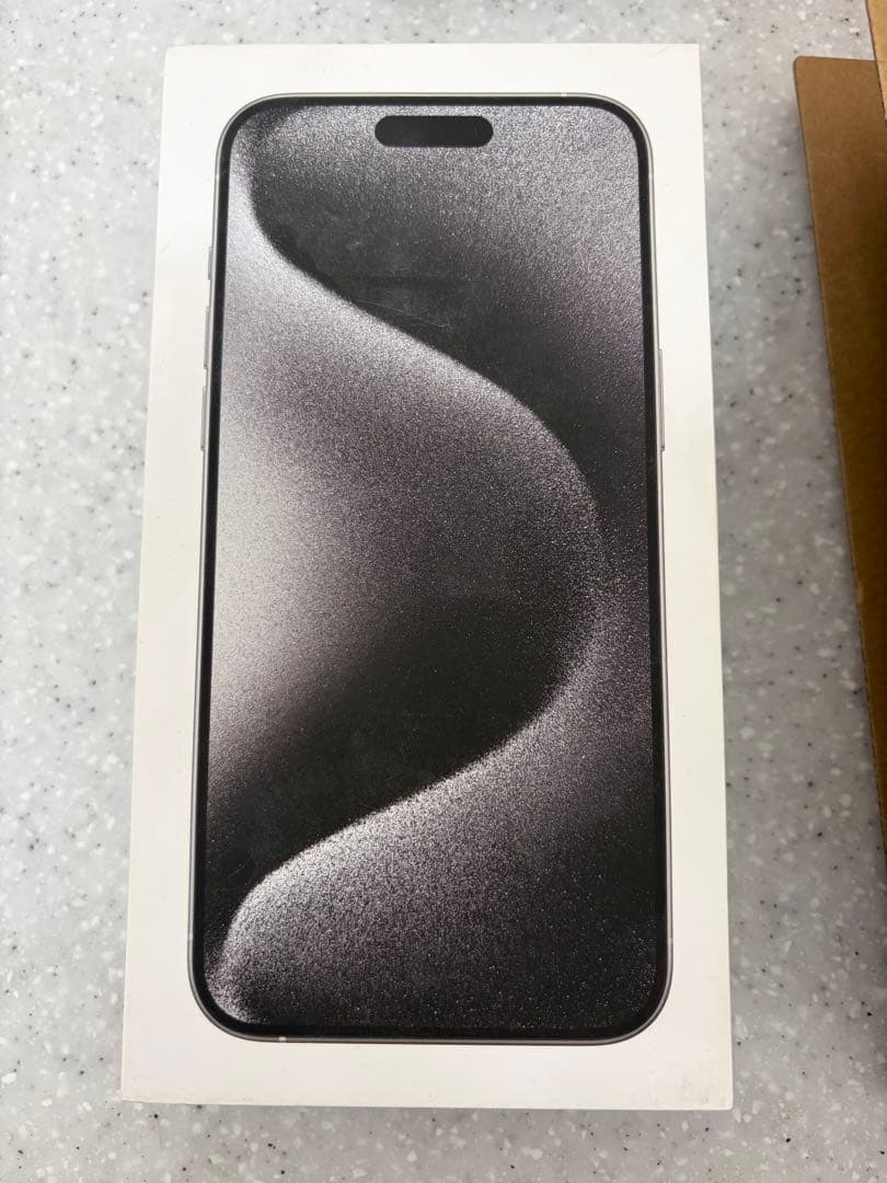 iPhone 15 Pro Max ホワイトチタニウム 256GB iPhone 15 Pro Max 256GB - ホワイトチタニウム（SIMフリー）[整備済