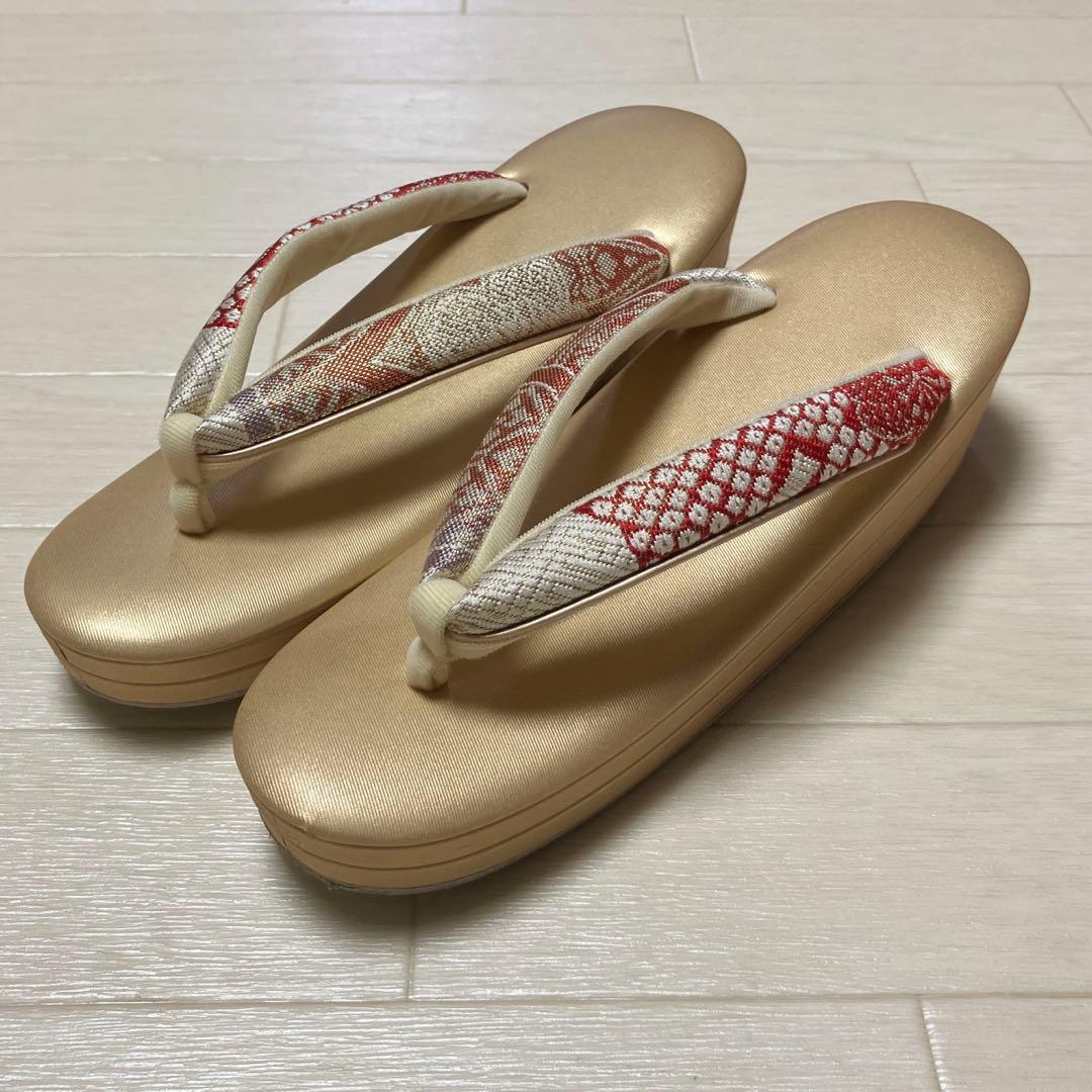 《美品》草履バッグセット　帯地　ラメ　花柄　底鋲付きバッグ　成人式