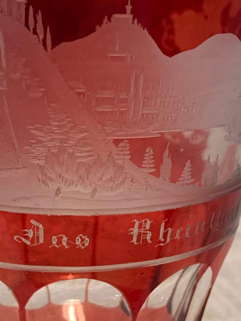 ボヘミアガラス アンティーク19世紀後半 細密にカットされた風景画が