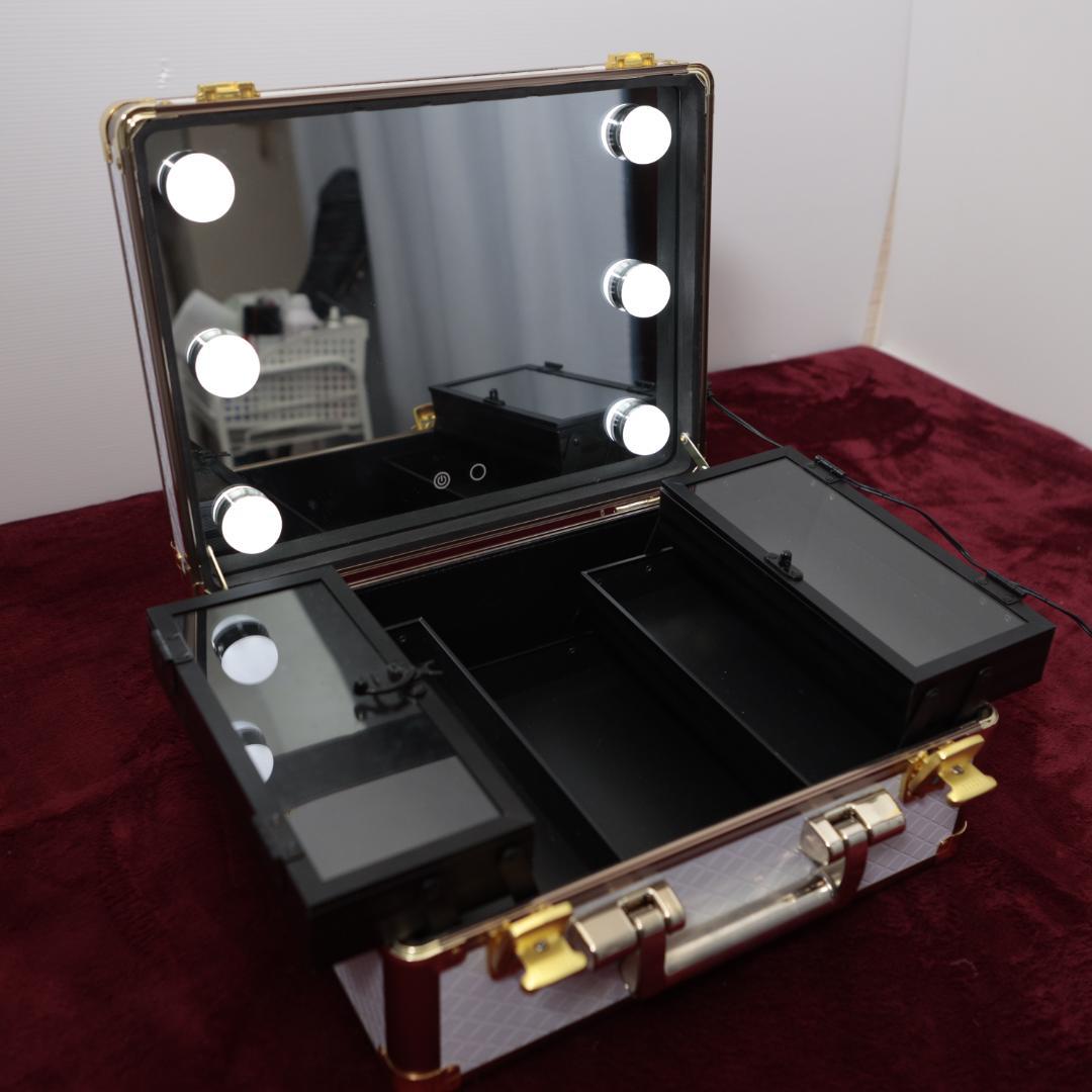 輝くスタイルを手に入れるセレブカイリージェンナーのマットリップ3本