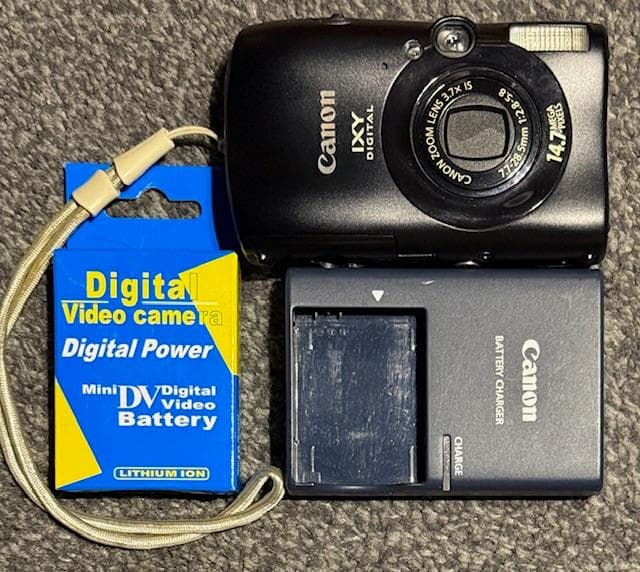 キヤノン Canon IXY DIGITAL3000 IS 黒 動作問題無し Yahoo!オークション -「ixy 3000is」の落札相場・落札価格