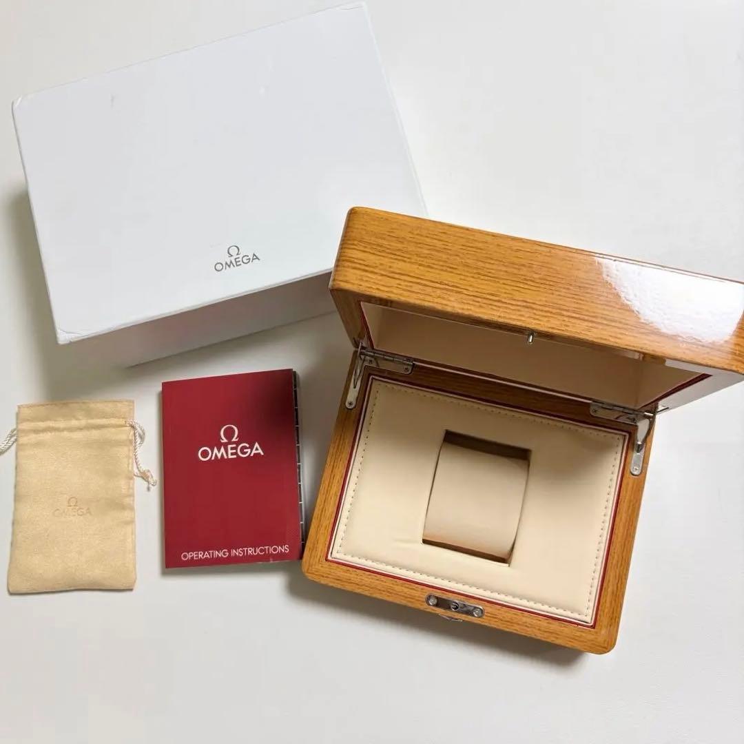 オメガ　腕時計　ウォッチ　ケース　空箱　木目調　現行品　B OMEGA（オメガ） 時計用 純正 木製 BOX 箱 箱のみ 空箱 時計ケース