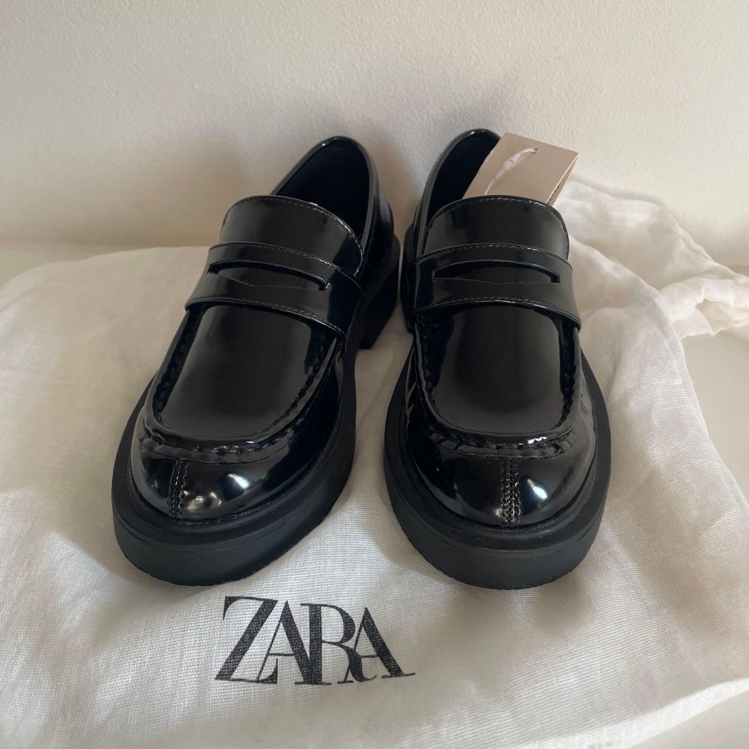 ザラZARAキッズエナメルローファーフォーマルパンプスヒール厚底