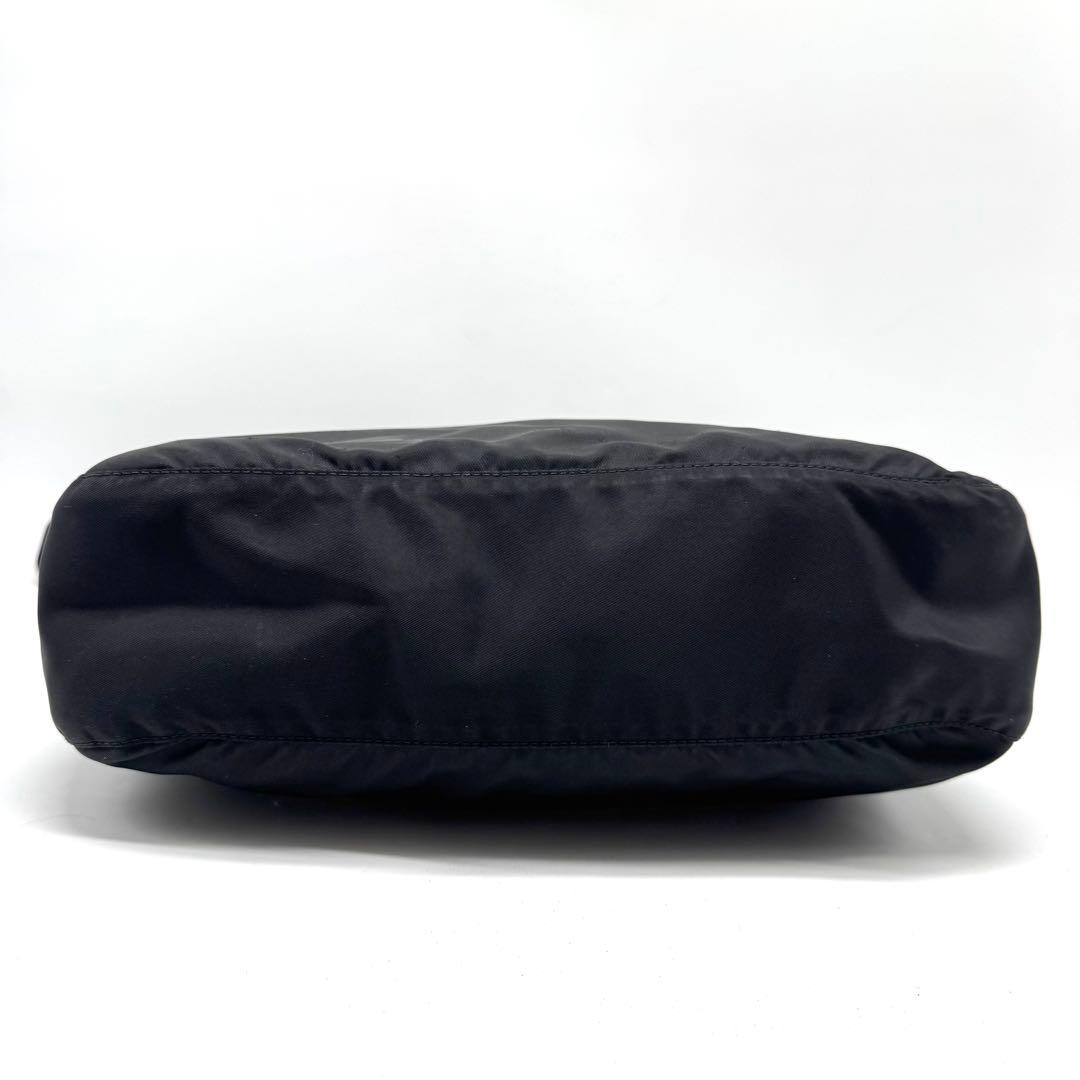 現行型・極美品✨】プラダ ショルダーバッグ サフィアーノレザー