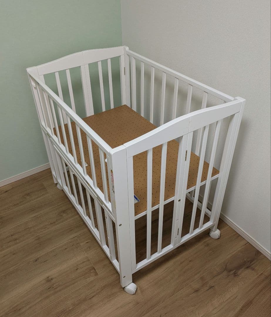 カトージ ミニベッド折り畳み ホワイト 02700 - メルカリ