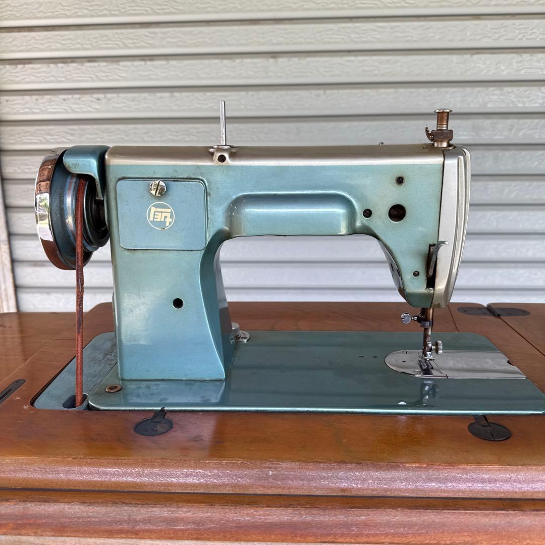 TOYOTA 足踏みミシン アンティーク ミシン 鉄脚 昭和レトロ - メルカリ