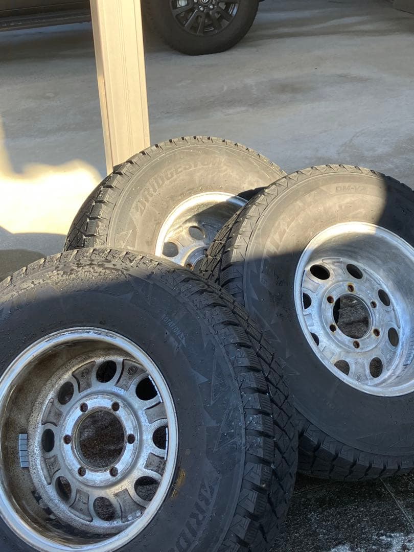 roooo様専用 プラド78ミッキートンプソンブリザック4本 265-70-15