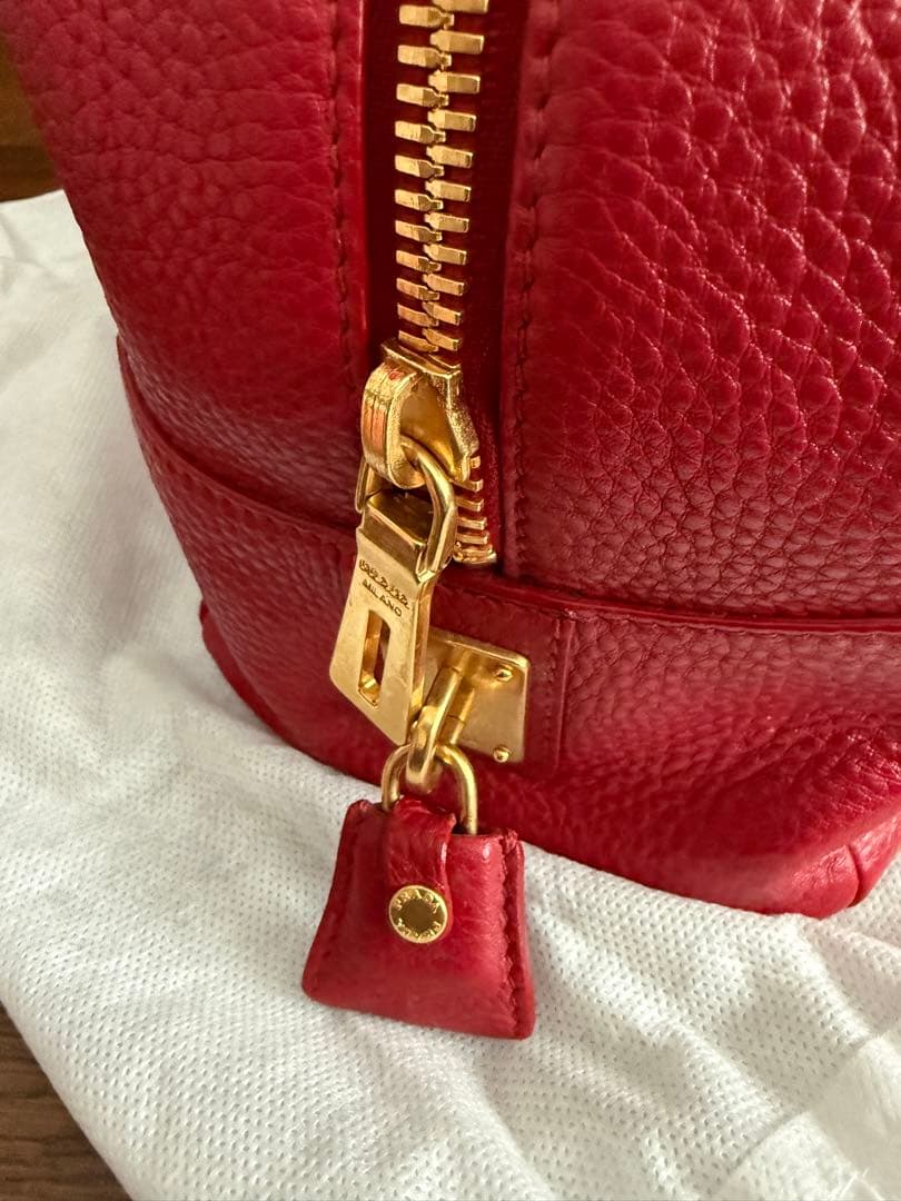 PRADA 赤 レザー ハンドバッグ 1BB091 恐らく未使用 - メルカリ
