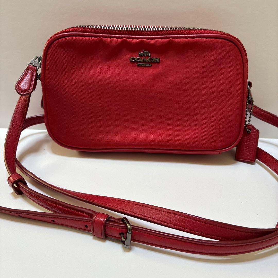 COACH レッド ショルダーバッグ ナイロン - メルカリ