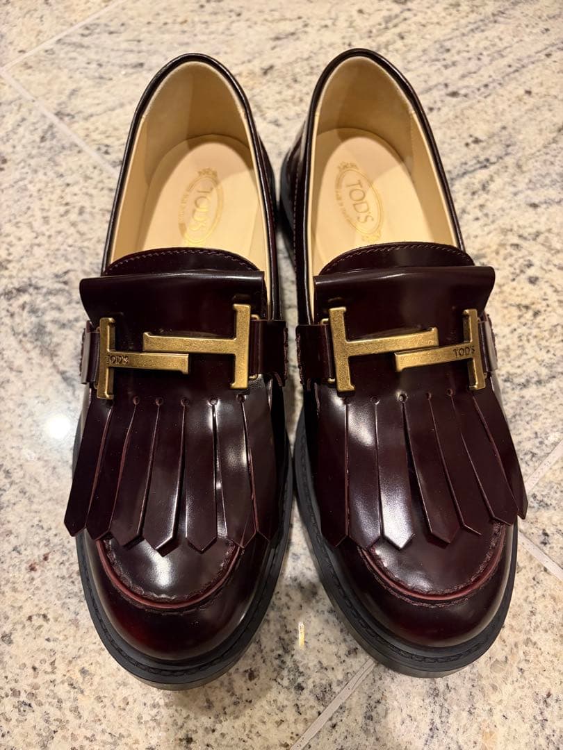 【美品】TOD'S バーガンディ フリンジローファー Woman BLACK Tod's Fringed Loafers in Leather XXW08J0GF80SHA39MB999