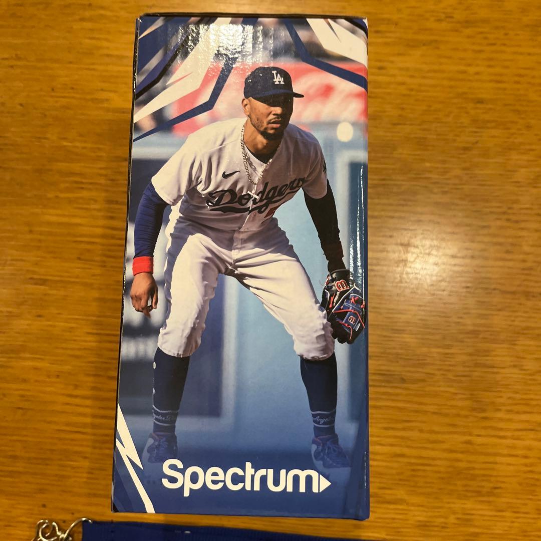 ムーキーベッツ ボブルヘッドと記念グッズセット メジャーリーグベース