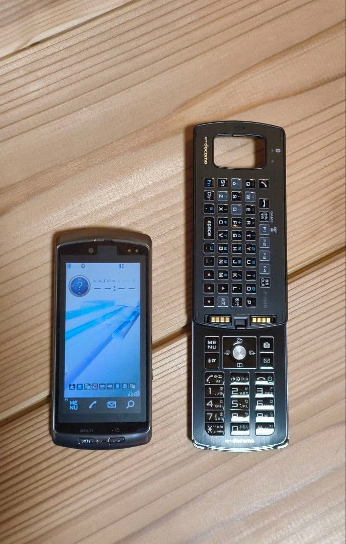新品未使用】レア セパレート型携帯 docomo FOMA F-04B - メルカリ