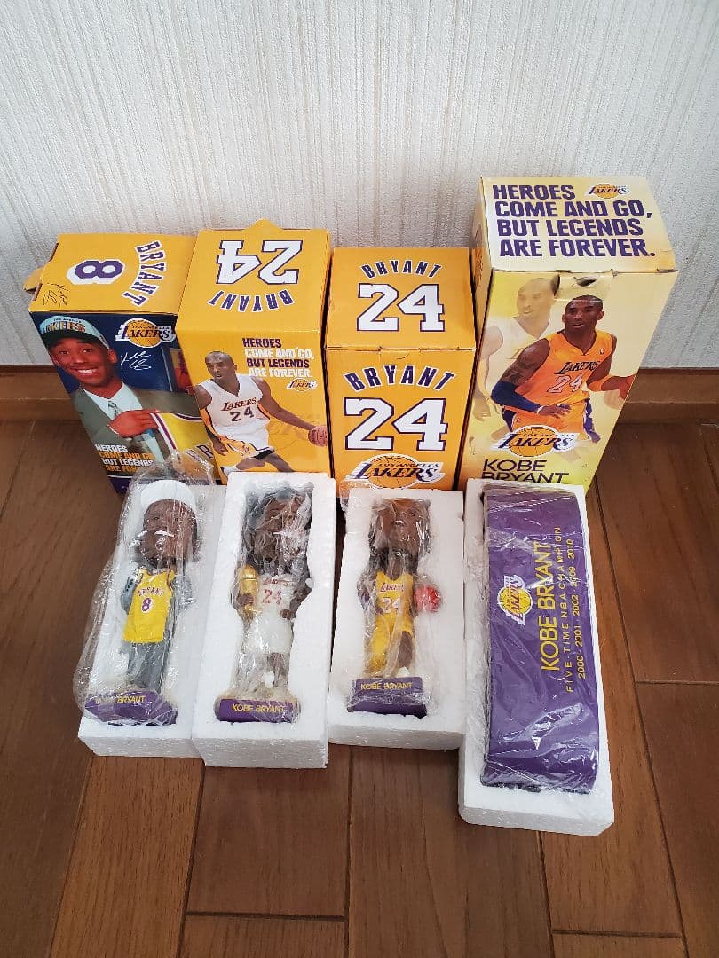 超激レア】☆コービー・ブライアント☆ボブルヘッド(3体)台座付き