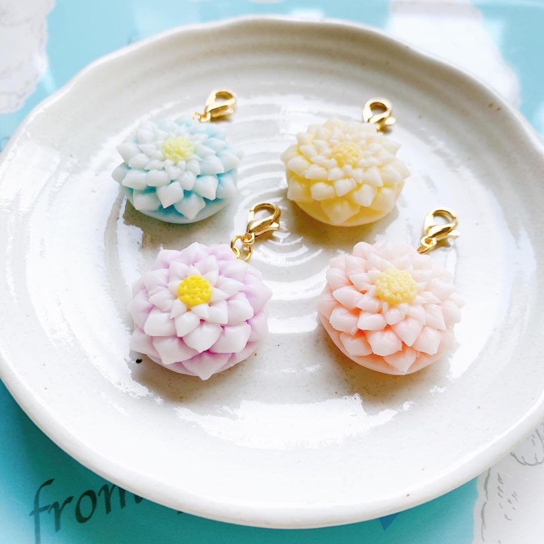 イエロー はさみ菊 和菓子 チャーム フェイクスイーツ 練り切り 樹脂