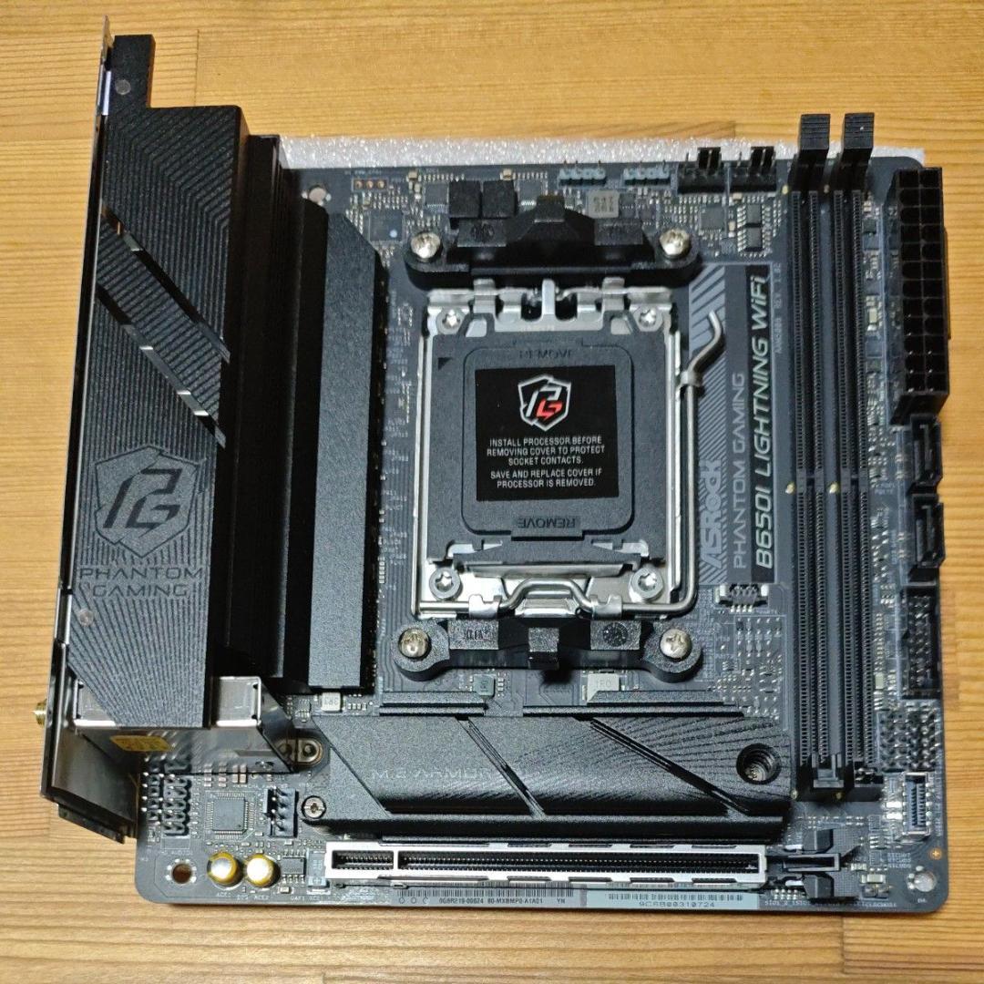 ASRock B650I Lightning WiFi 動作品 Amazon.com: ASRock B650I Lightning WiFi AMD AM5 Mini-ITX