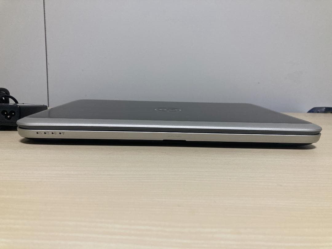 DELLタッチパネルノート Core i5/HDD 1000GBメモリ8GB