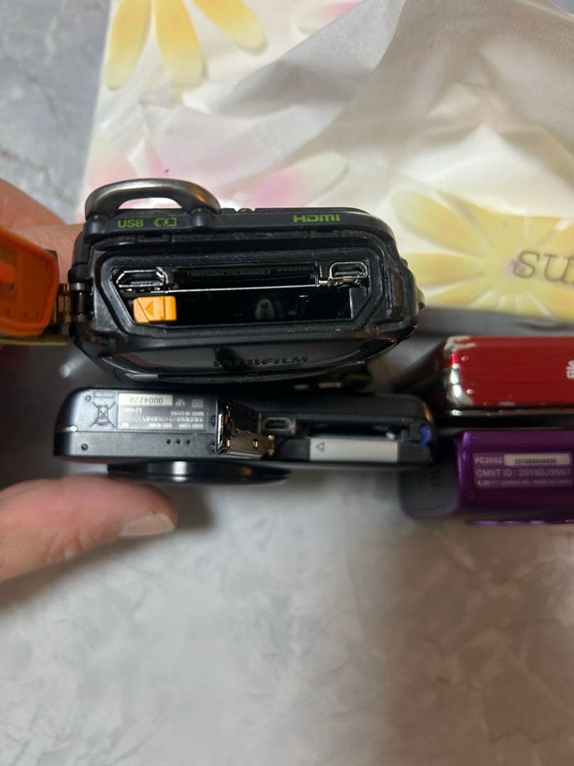 コンパクトデジカメ4台まとめ売り（ジャンク品）