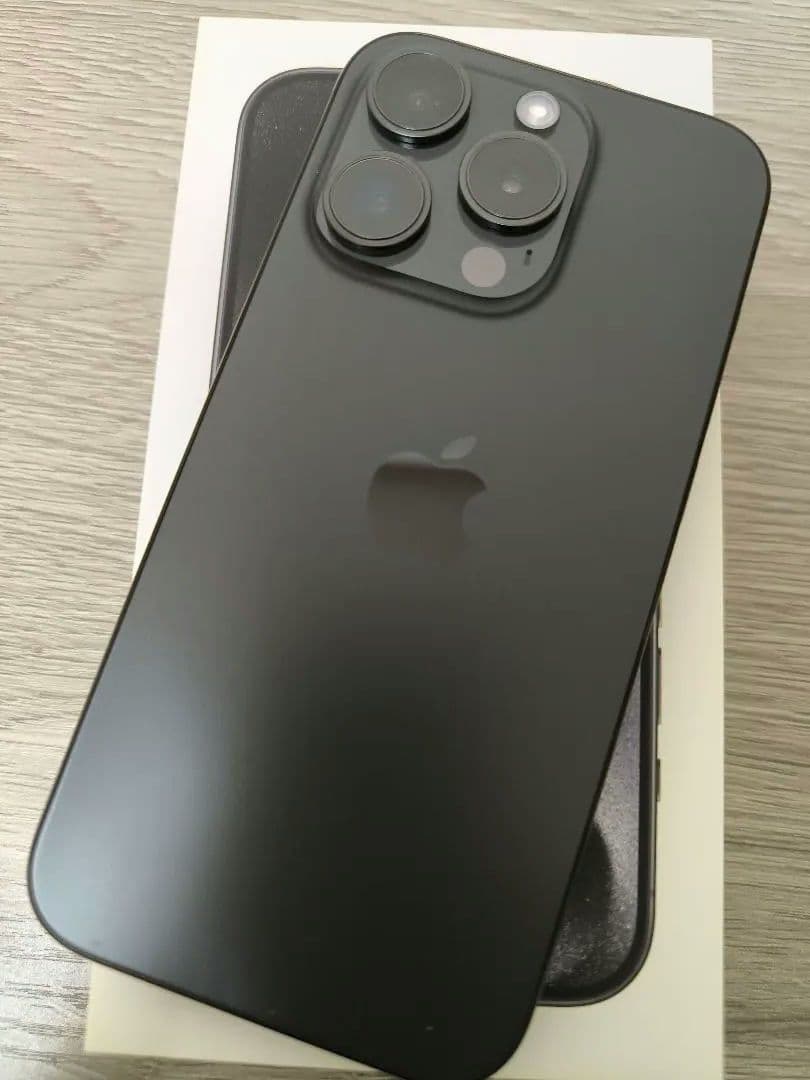 iPhone15pro 128GB SIMフリー　ブラックチタニウム　おまけ多数 Amazon | 【整備済み品】 Apple iPhone 15 Pro 128GB ブラック