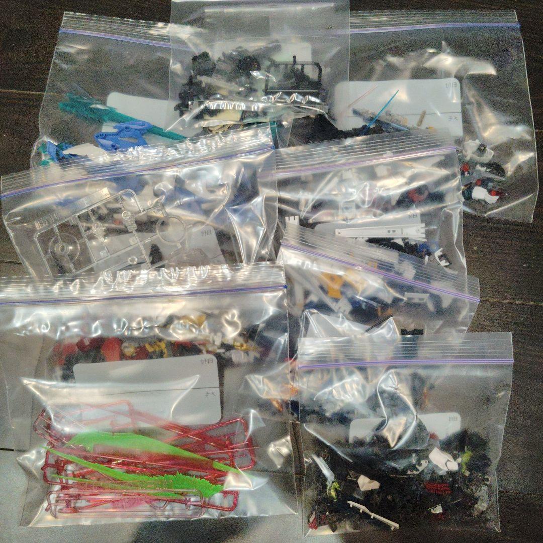 ガンプラまとめ売り ジャンク組み立て品 - メルカリ