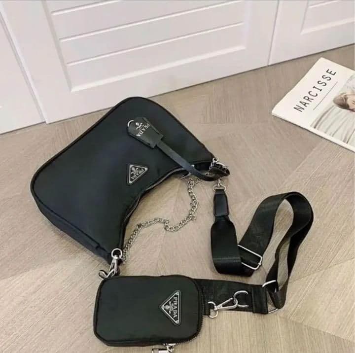 プラダ ノベルティ ショルダーバッグ - メルカリ