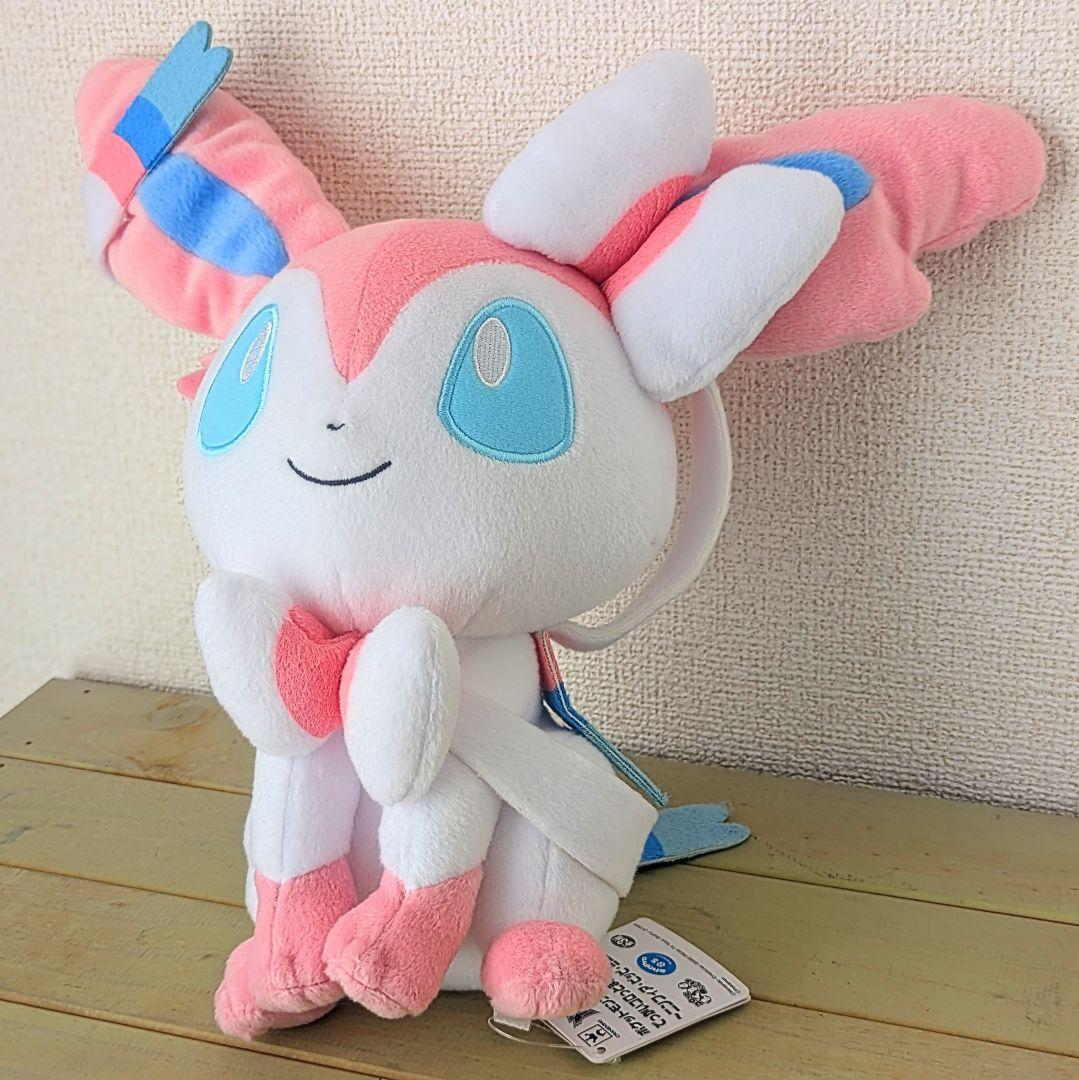 新品タグ付 ニンフィア ポケモン でっかいコロっとまんまるぬいぐるみ