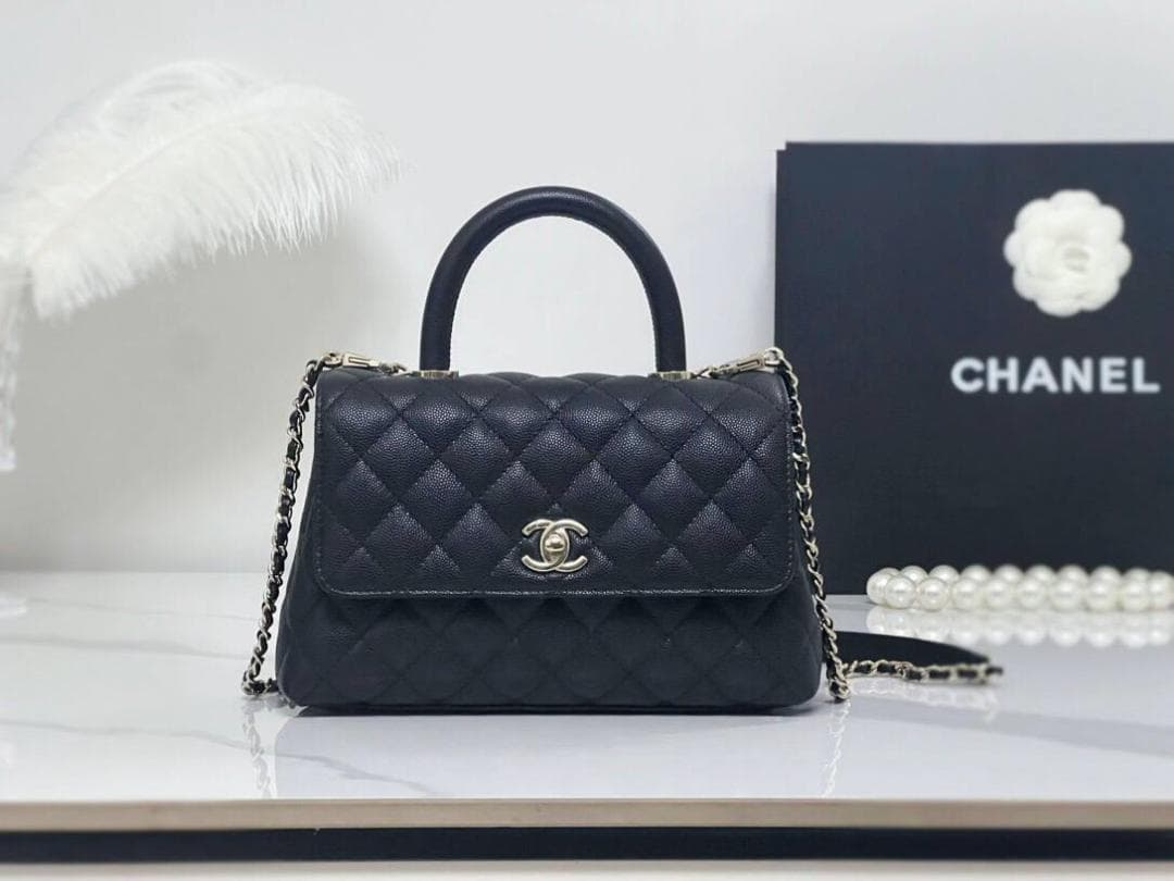CHANEL ブラック キルティング ショルダーバッグ - メルカリ