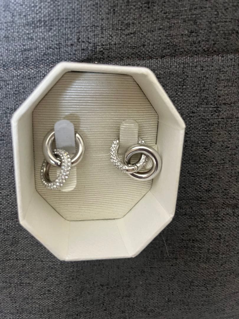 新品 川村壱馬着用 スワロフスキー Dexteraフープピアス - メルカリ