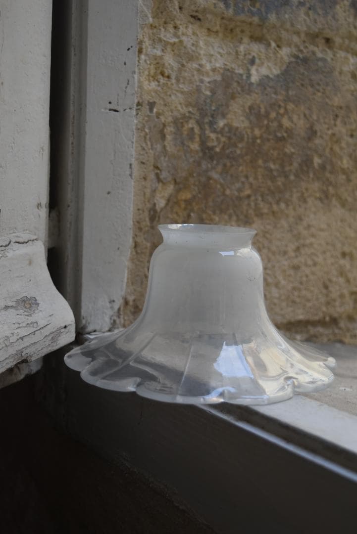 美品 フランスアンティーク 花フォルム オパリン ガラスシェード