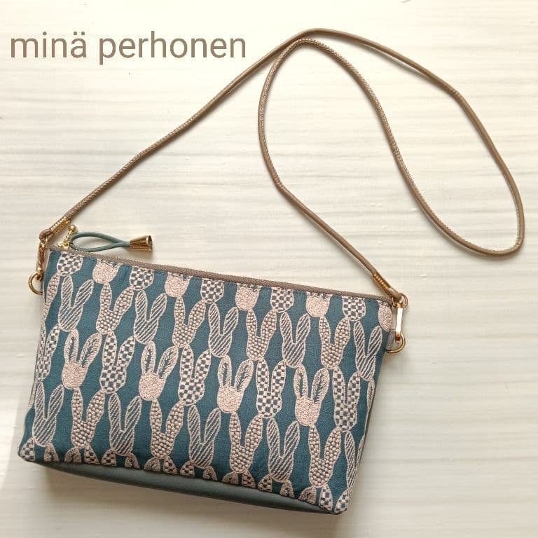 ミナペルホネン スマホゆったりポシェット ポンピア ブルー うさぎさん