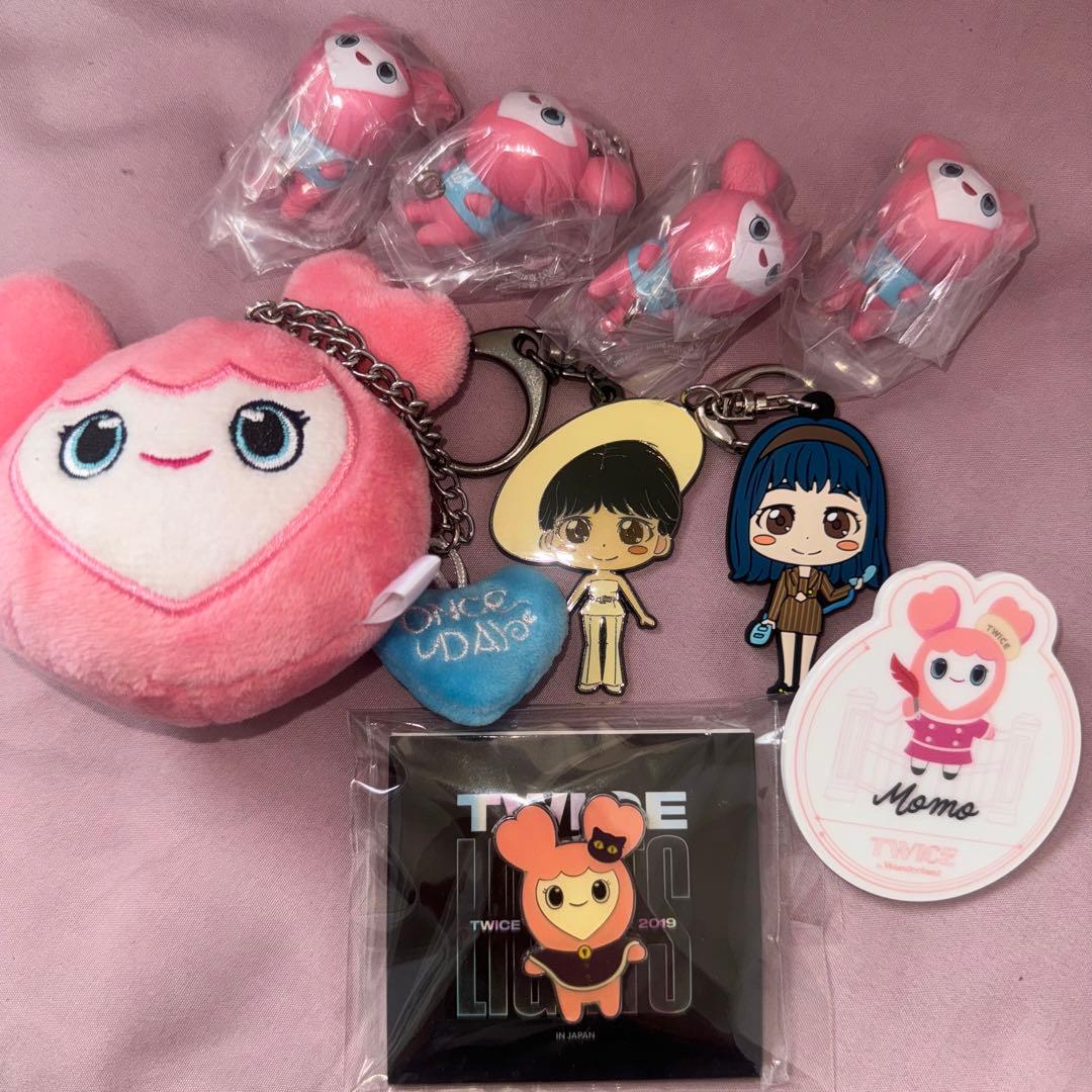 TWICE モモ 缶バッジ まとめ売り - メルカリ